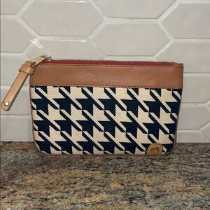 Tan and Navy Houndstooth Clutch